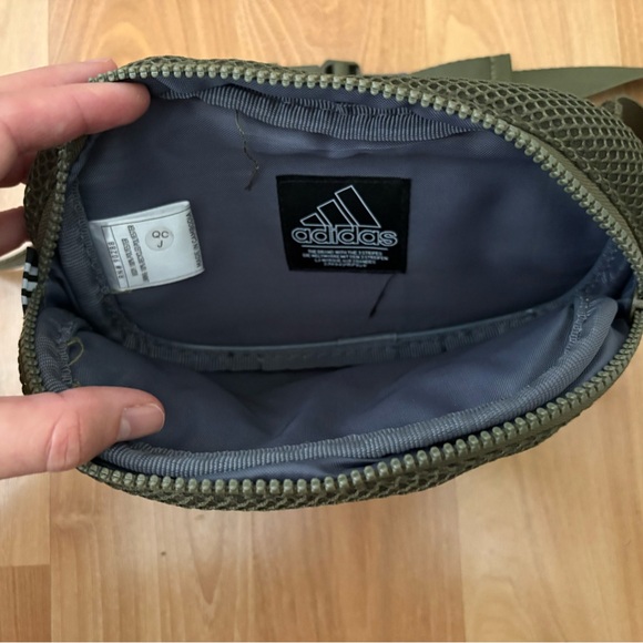 Adidas Green Mesh Waist Bag - Picture 4 of 7
